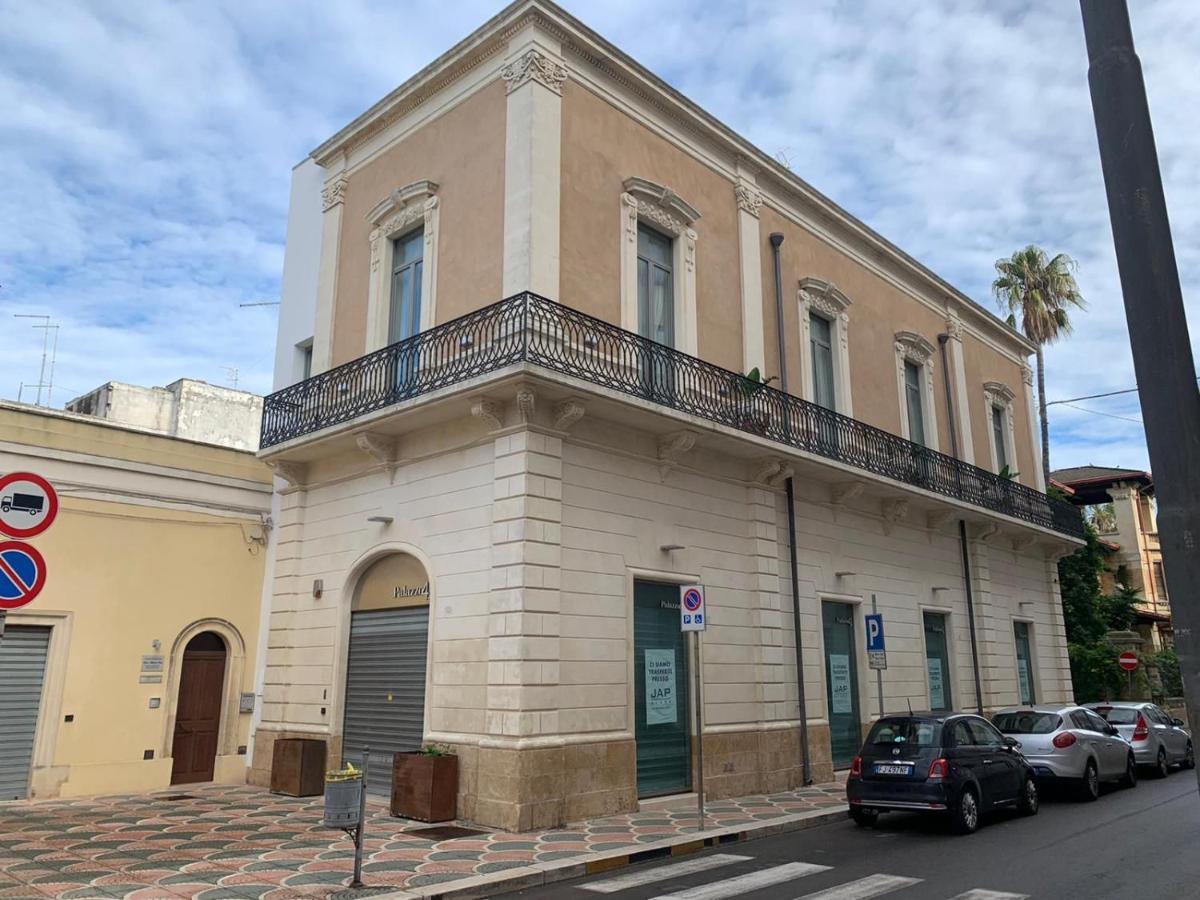 Palazzo 41 Rental Rooms San Pietro Vernotico Exterior foto